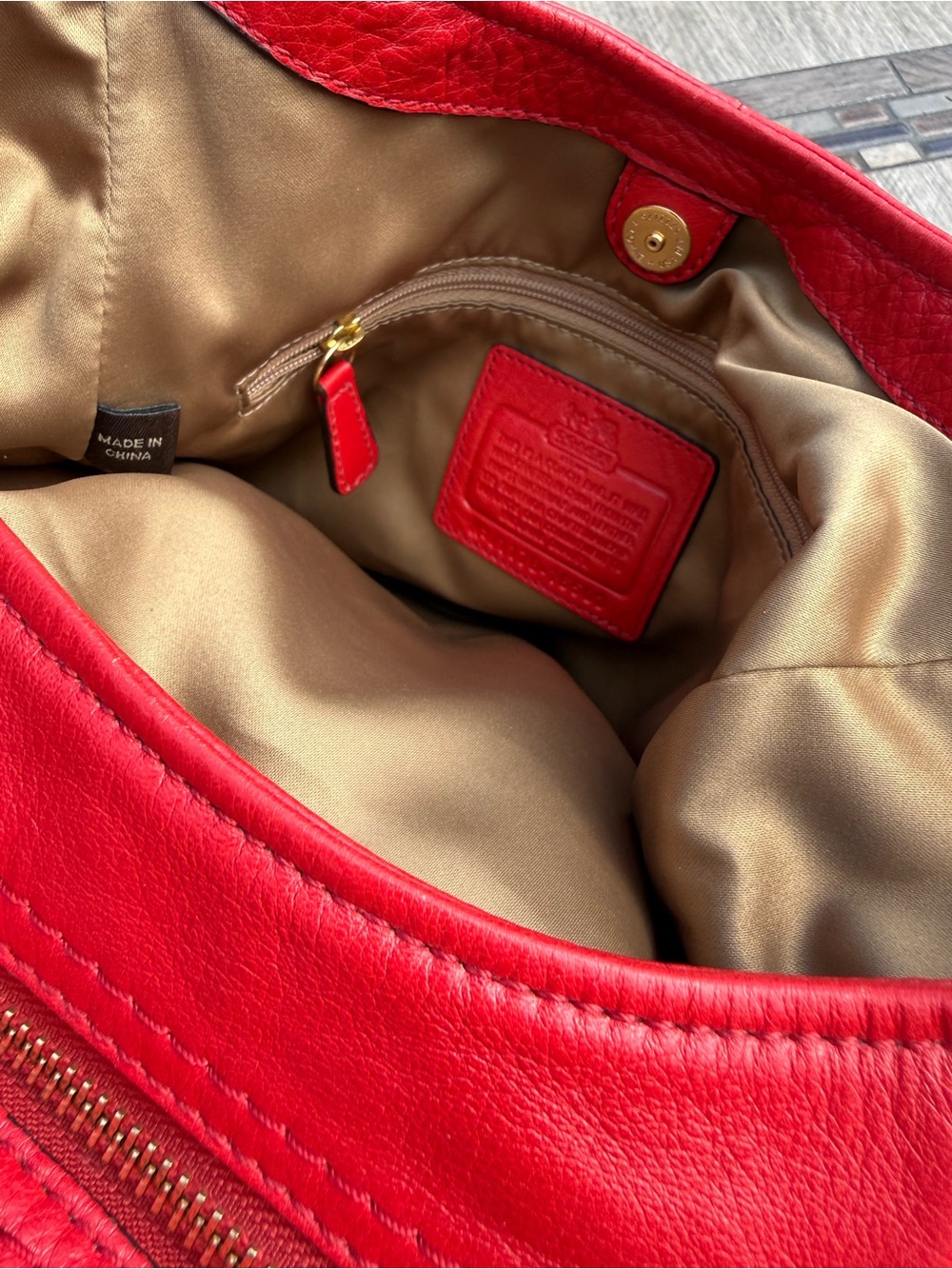 EUC Coach Madison Abigail Shoulder Bag Red Pebbled Leather Vintage Y2K - Picture 11 of 15